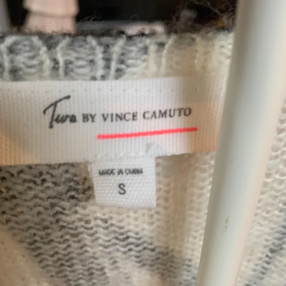 Tara by Vince Canute‎ brushed acrylic sweater. Wirnnonce